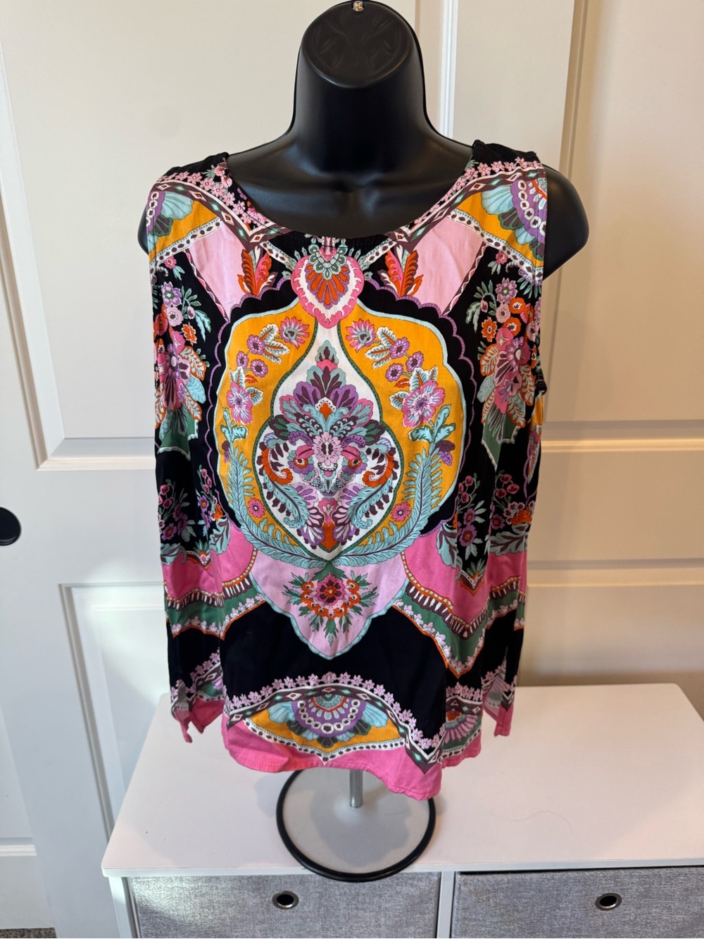 Rachel Zoe Sleeveless Floral Medallion Top - Pink & Black
